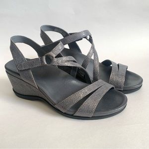 Dansko Addyson Wedge Sandal Leather Pewter Silver Gray Size 39 US 8.5-9